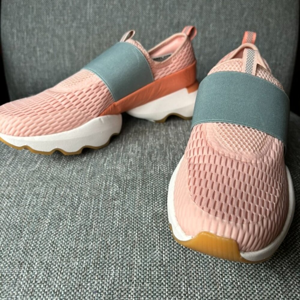 EUC Sorel Women's Kinetic Impact Strap Sneaker Women's US 9 Pink Coral Blue